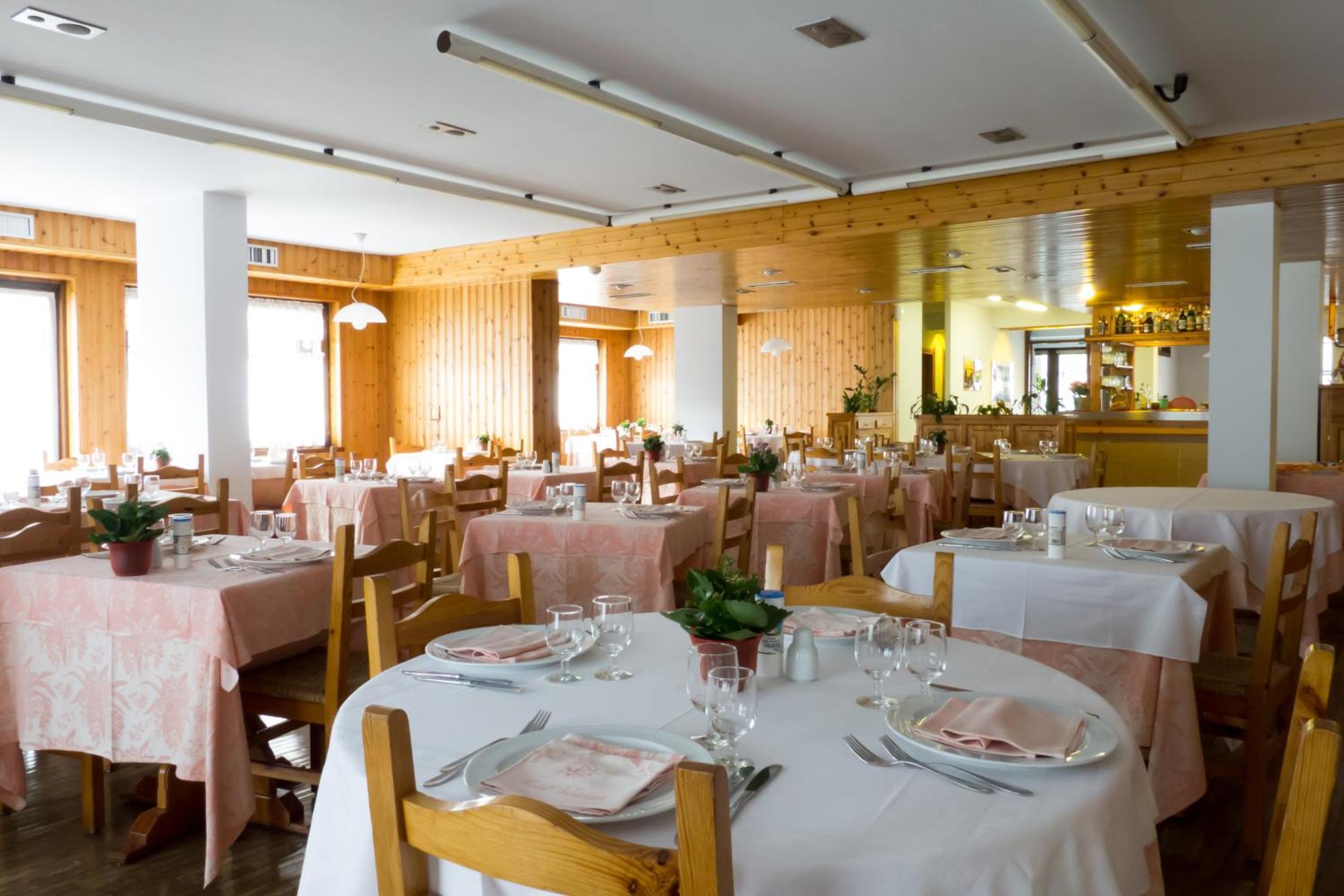 Hotel Valdotain Villeneuve Buitenkant foto