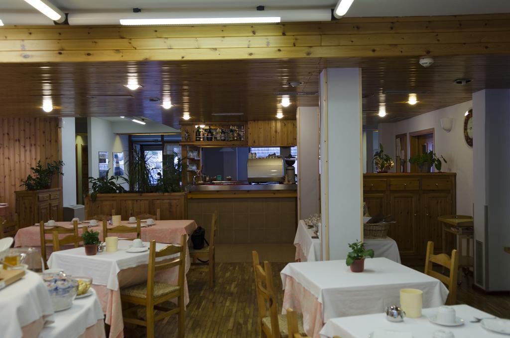 Hotel Valdotain Villeneuve Buitenkant foto
