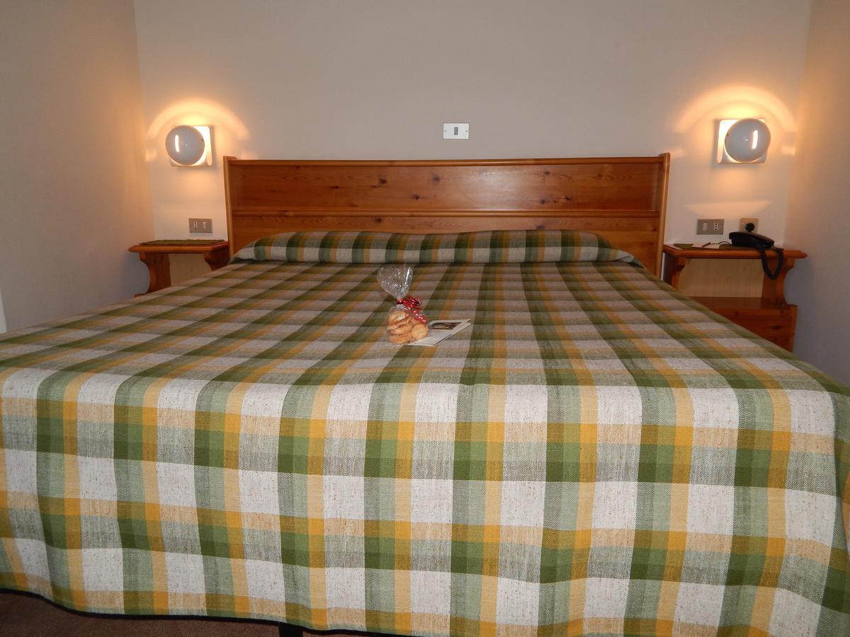 Hotel Valdotain Villeneuve Buitenkant foto