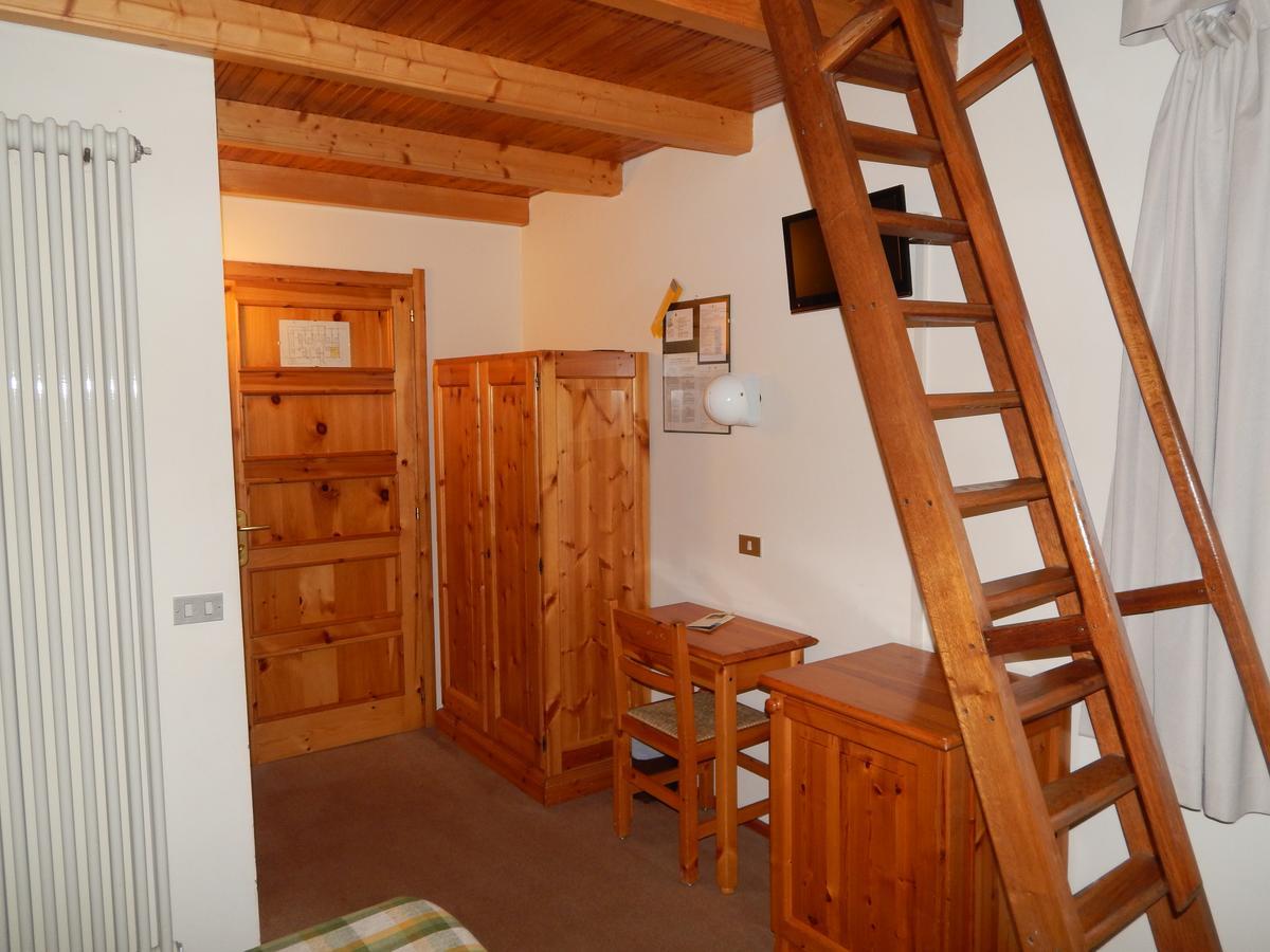 Hotel Valdotain Villeneuve Buitenkant foto