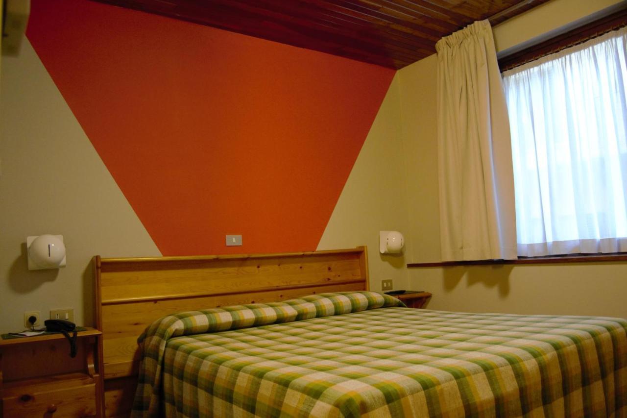 Hotel Valdotain Villeneuve Buitenkant foto